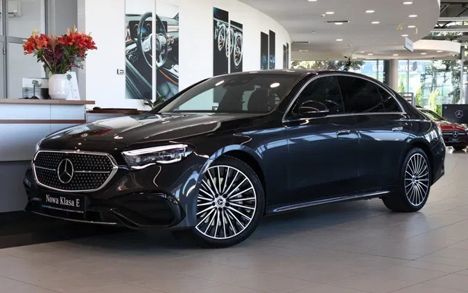 samochody osobowe Mercedes-Benz Klasa E cena 399000 przebieg: 1, rok produkcji 2023 z Mogilno